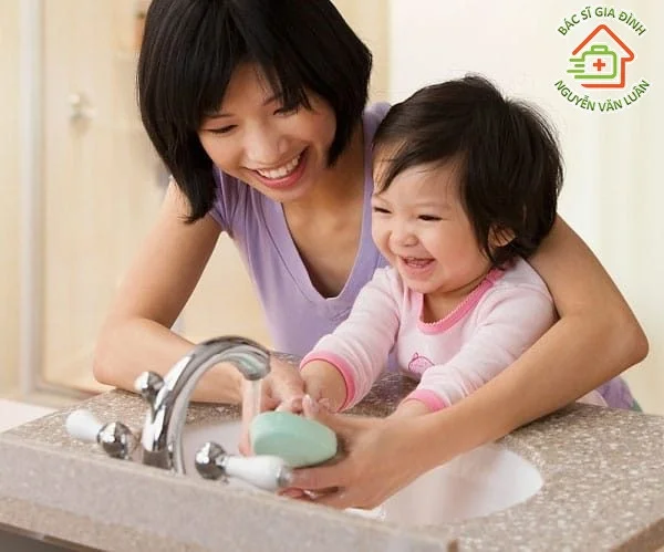 Rửa tay là cách phòng ngừa viêm họng hiệu quả